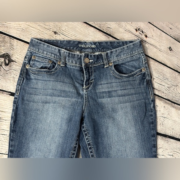 Maurices Classic Blue Curvy Boot Cut Jeans Size 9/10 - Picture 3 of 9